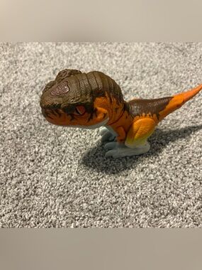 Jurassic World Orange and Brown Reptile Toy Figure - Pets Reptile